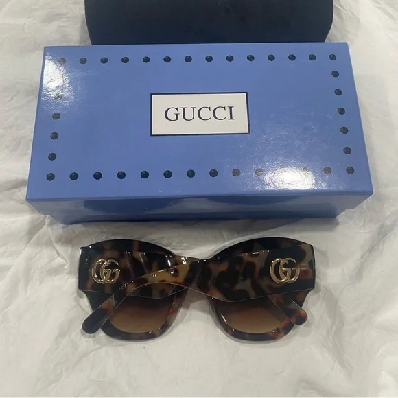 GG Sunglasses - Picture 4 of 6